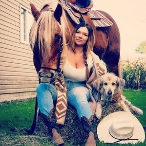 Meet your Posher, Carolyne